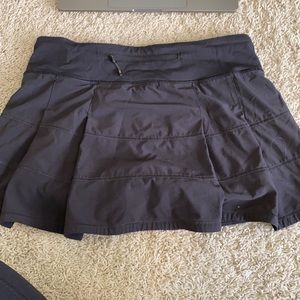Lululemon Black Mid-Rise Skirt